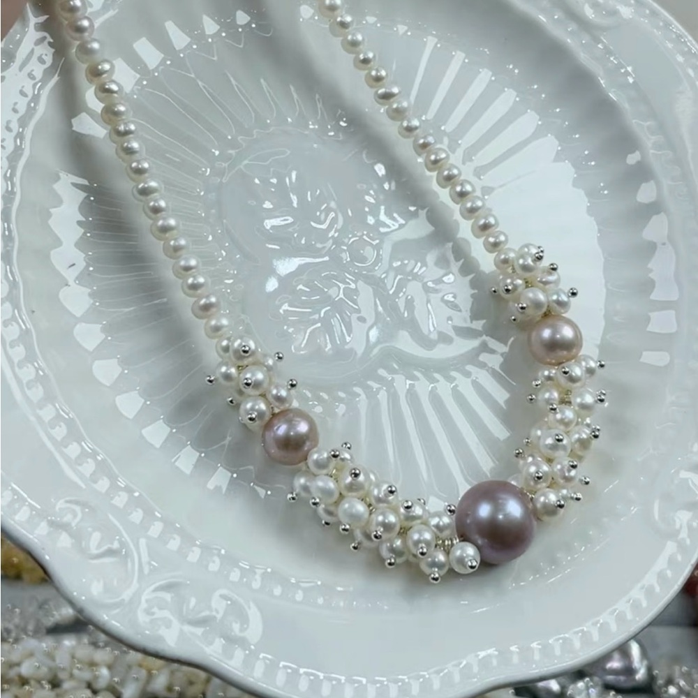 F10- Handmade Cluster Natural Freshwater Pearl Necklace, gift for her - Picture 1 of 3